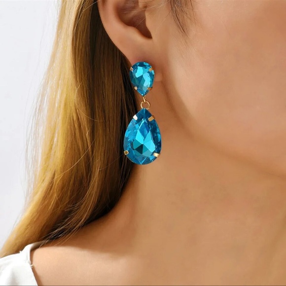 NWT Blue Rhinestone Earrings - Picture 2 of 4